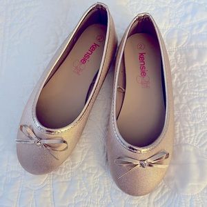 Kensie Girl Gold Flats, size 2, NWOT